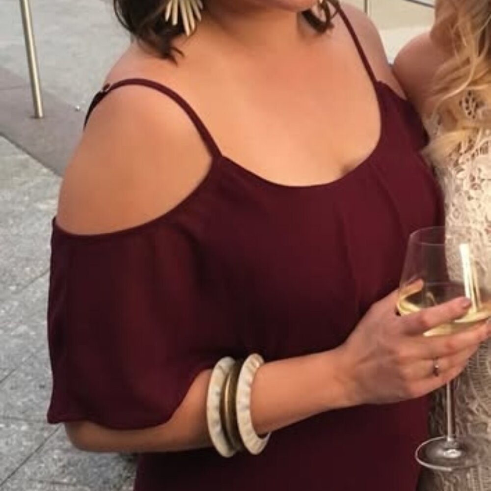 🍷 Elegant Burgundy Chiffon Maxi Dress — Flowy & Feminine 🍷